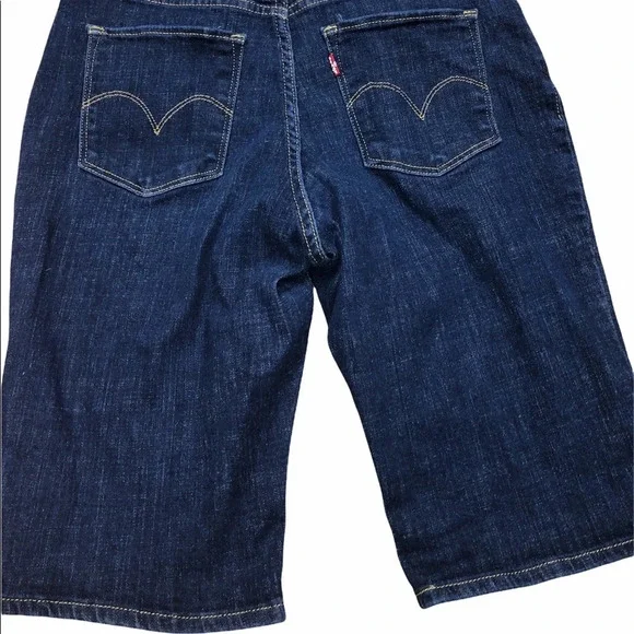 Levi’s jean shorts - Picture 5 of 9